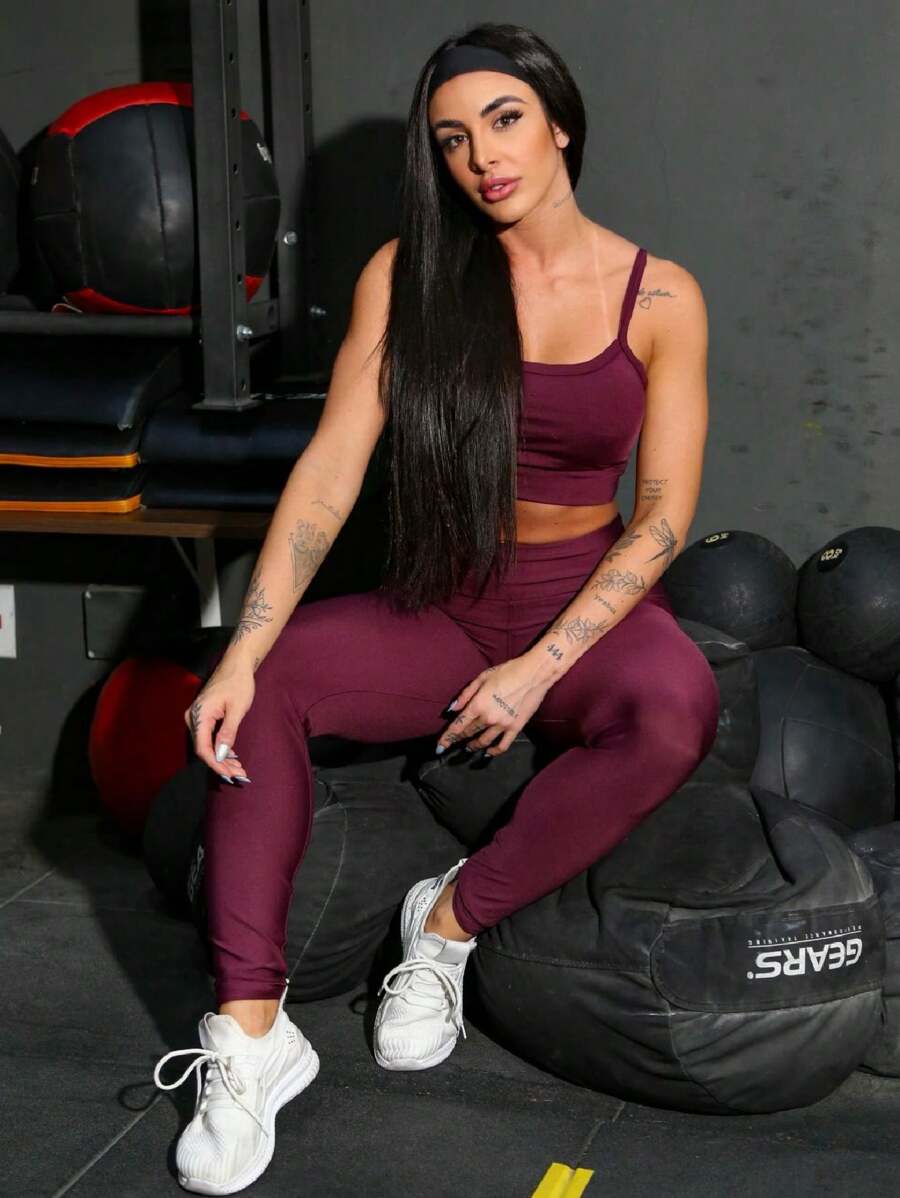 Conjunto Fitness Feminino com Top e Legging para Treino