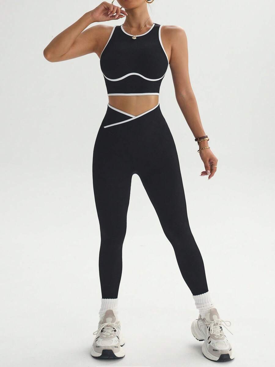 Conjunto Fitness Feminino para Yoga com Regata e Legging Sem Costura