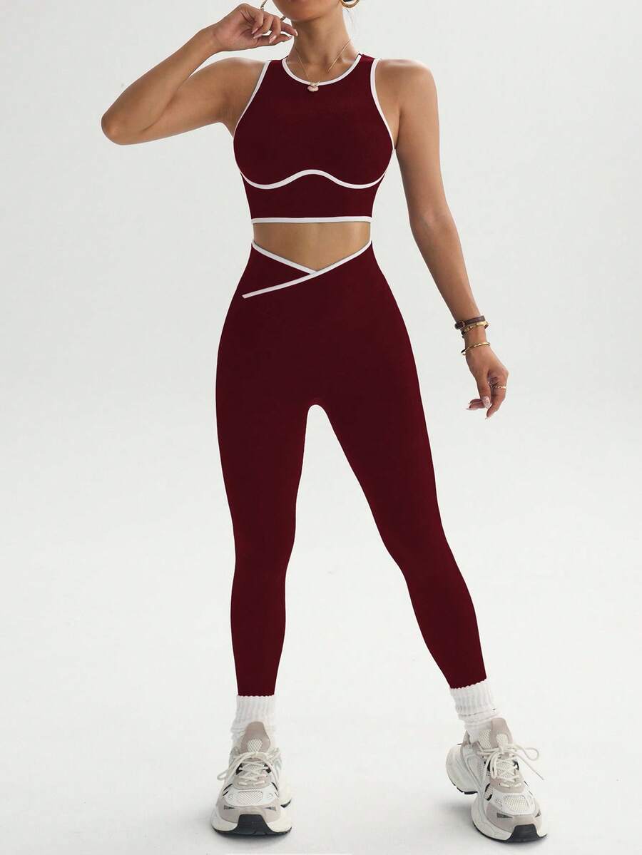 Conjunto Fitness Feminino para Yoga com Regata e Legging Sem Costura