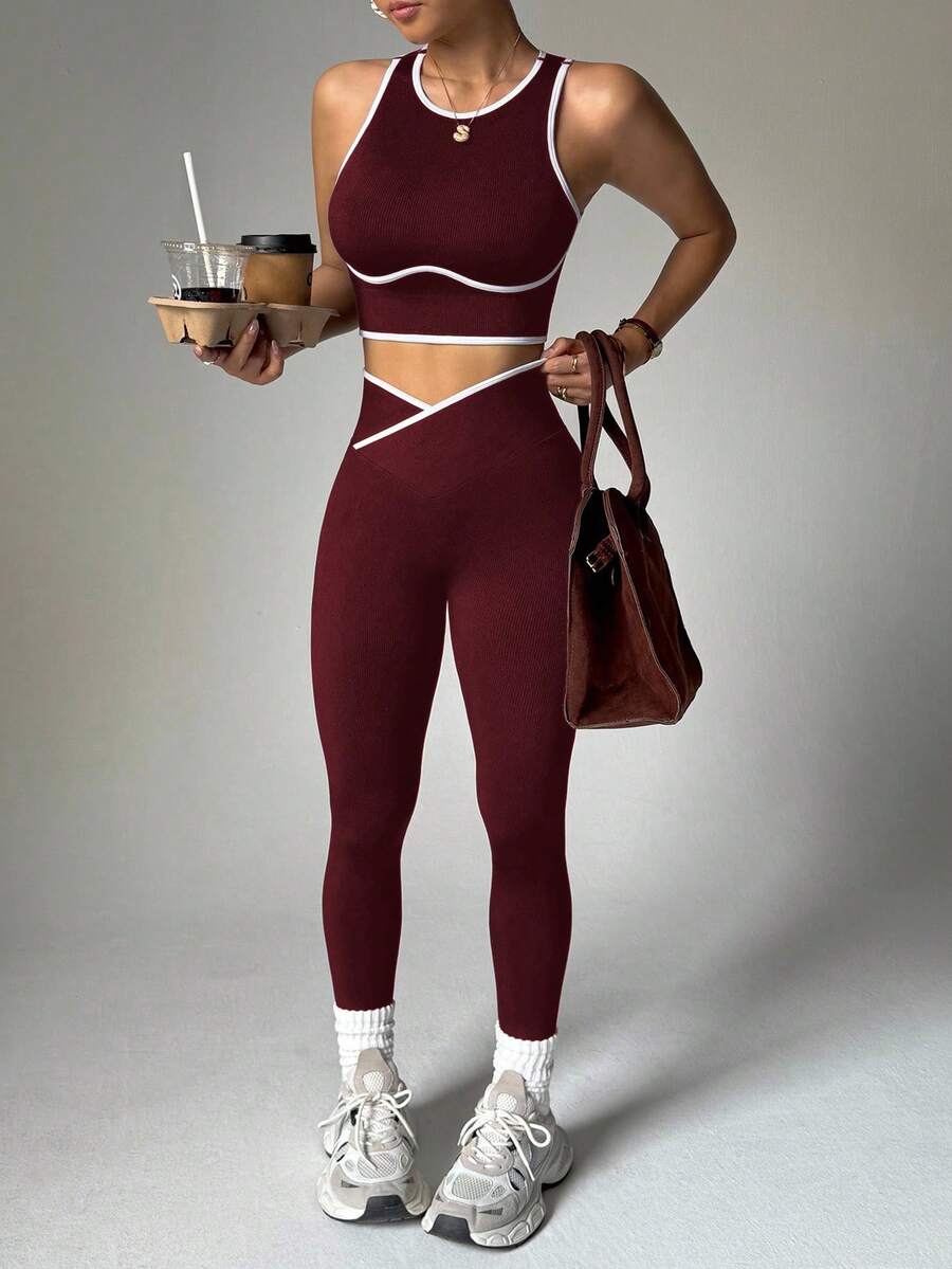 Conjunto Fitness Feminino para Yoga com Regata e Legging Sem Costura