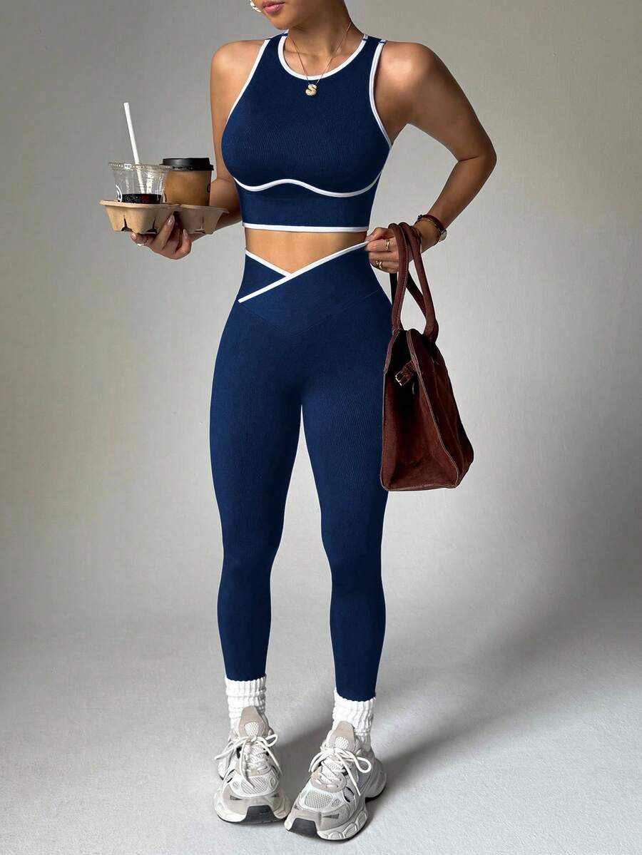 Conjunto Fitness Feminino para Yoga com Regata e Legging Sem Costura