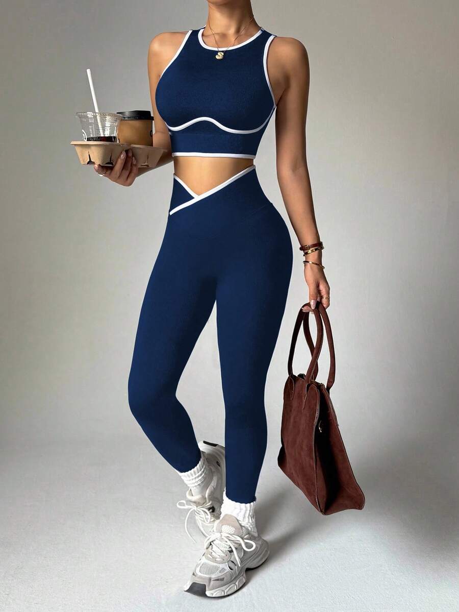 Conjunto Fitness Feminino para Yoga com Regata e Legging Sem Costura