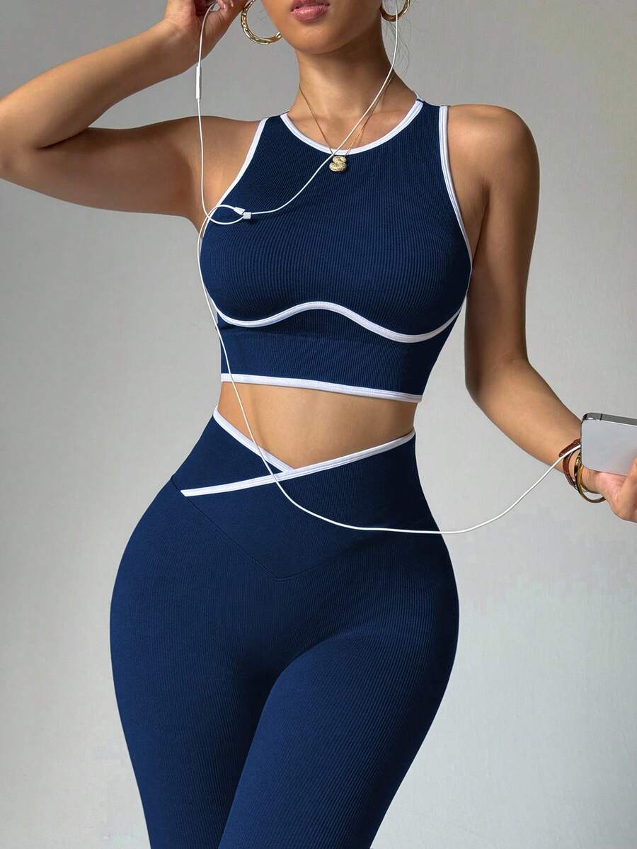 Conjunto Fitness Feminino para Yoga com Regata e Legging Sem Costura