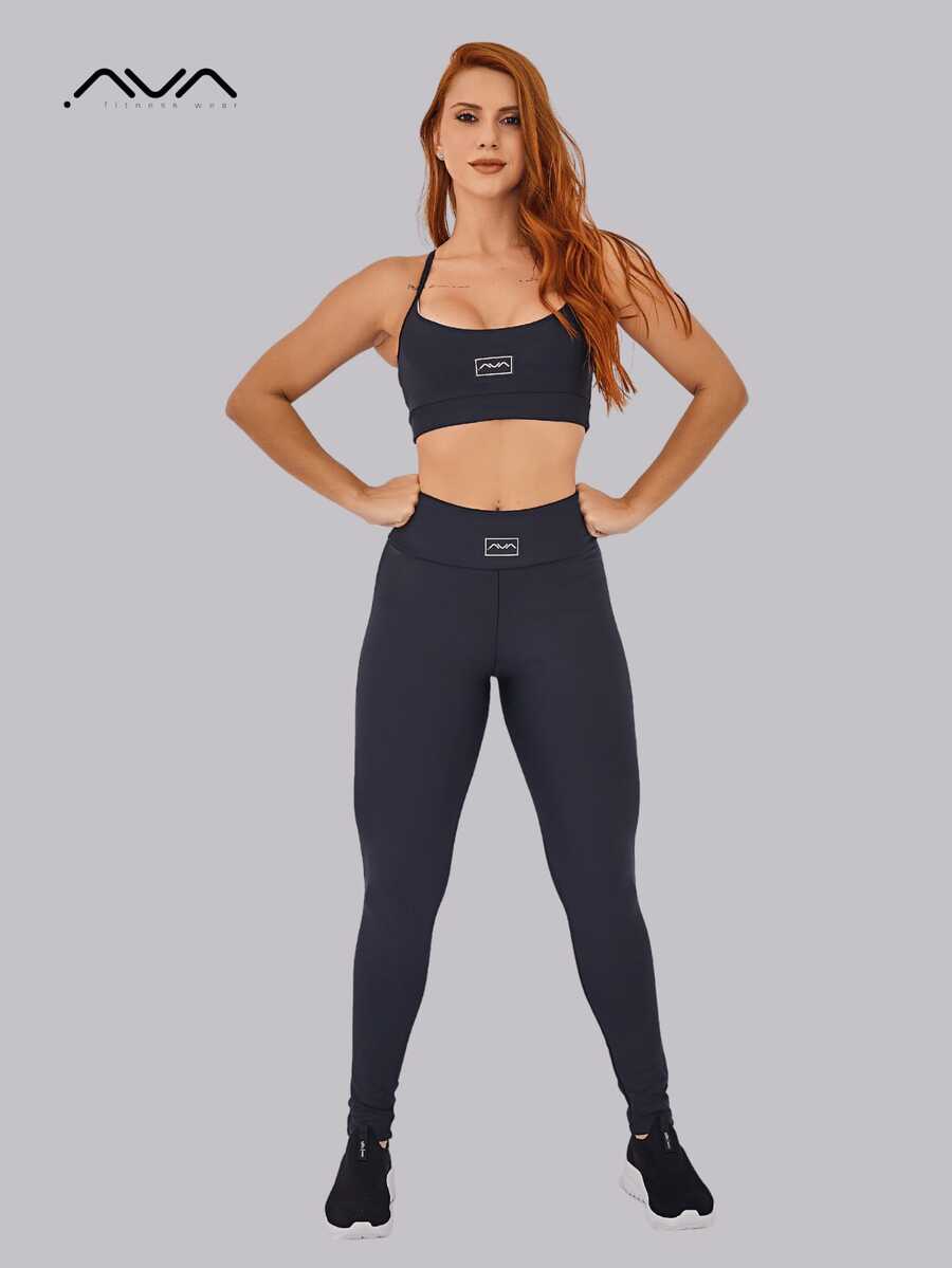 Conjunto Fitness Feminino com Top de Alças Finas e Legging de Compressão