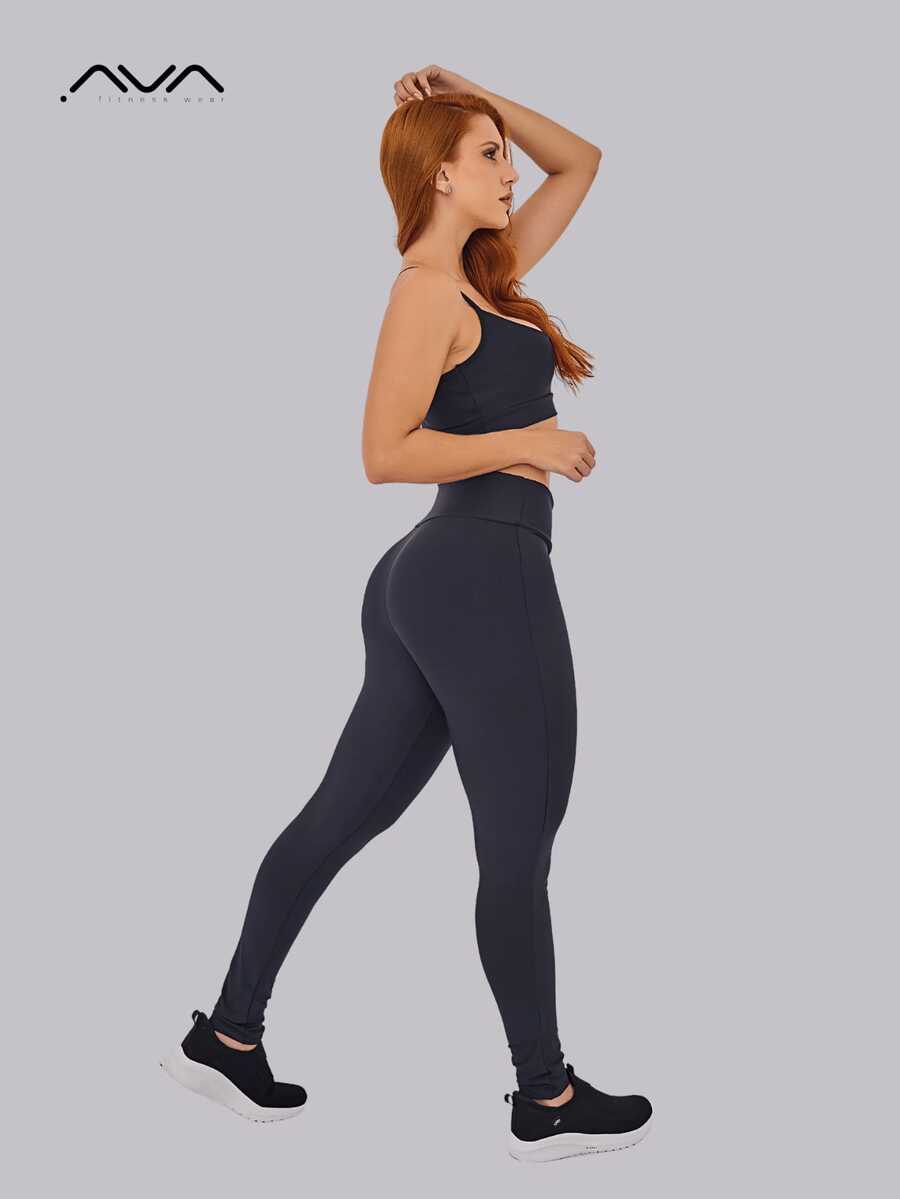 Conjunto Fitness Feminino com Top de Alças Finas e Legging de Compressão