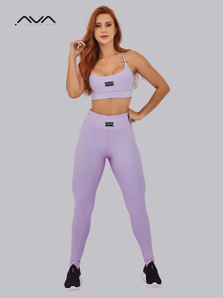 Conjunto Fitness Feminino com Top de Alças Finas e Legging de Compressão