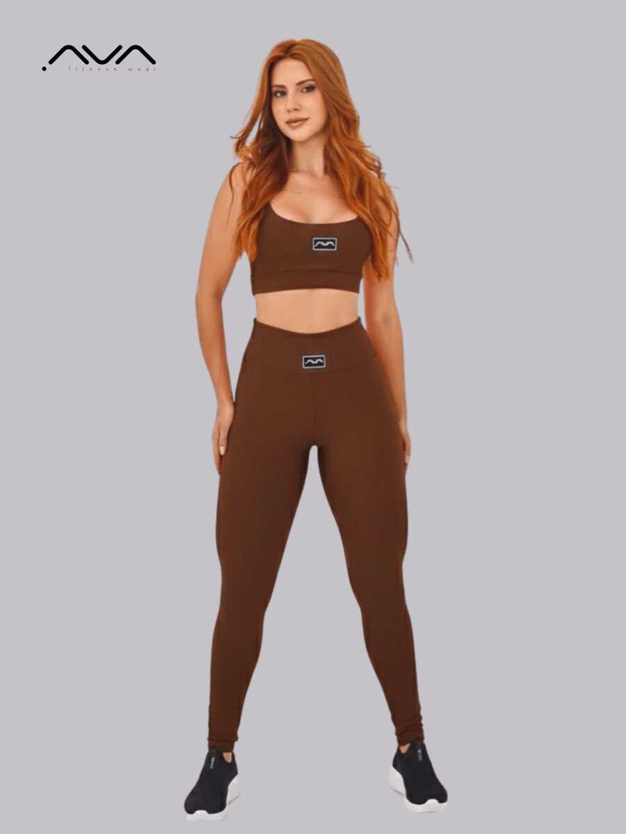 Conjunto Fitness Feminino com Top de Alças Finas e Legging de Compressão