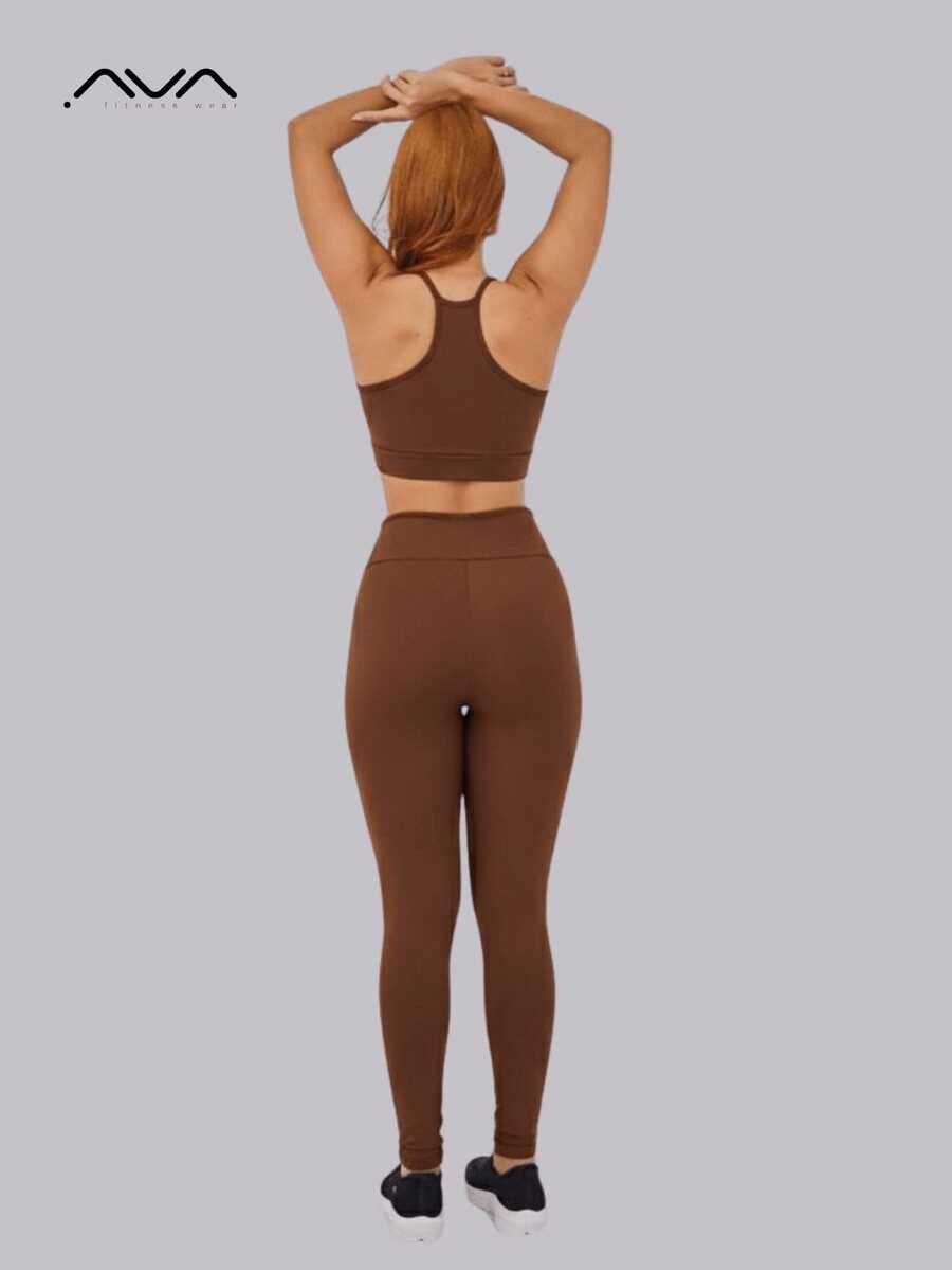 Conjunto Fitness Feminino com Top de Alças Finas e Legging de Compressão