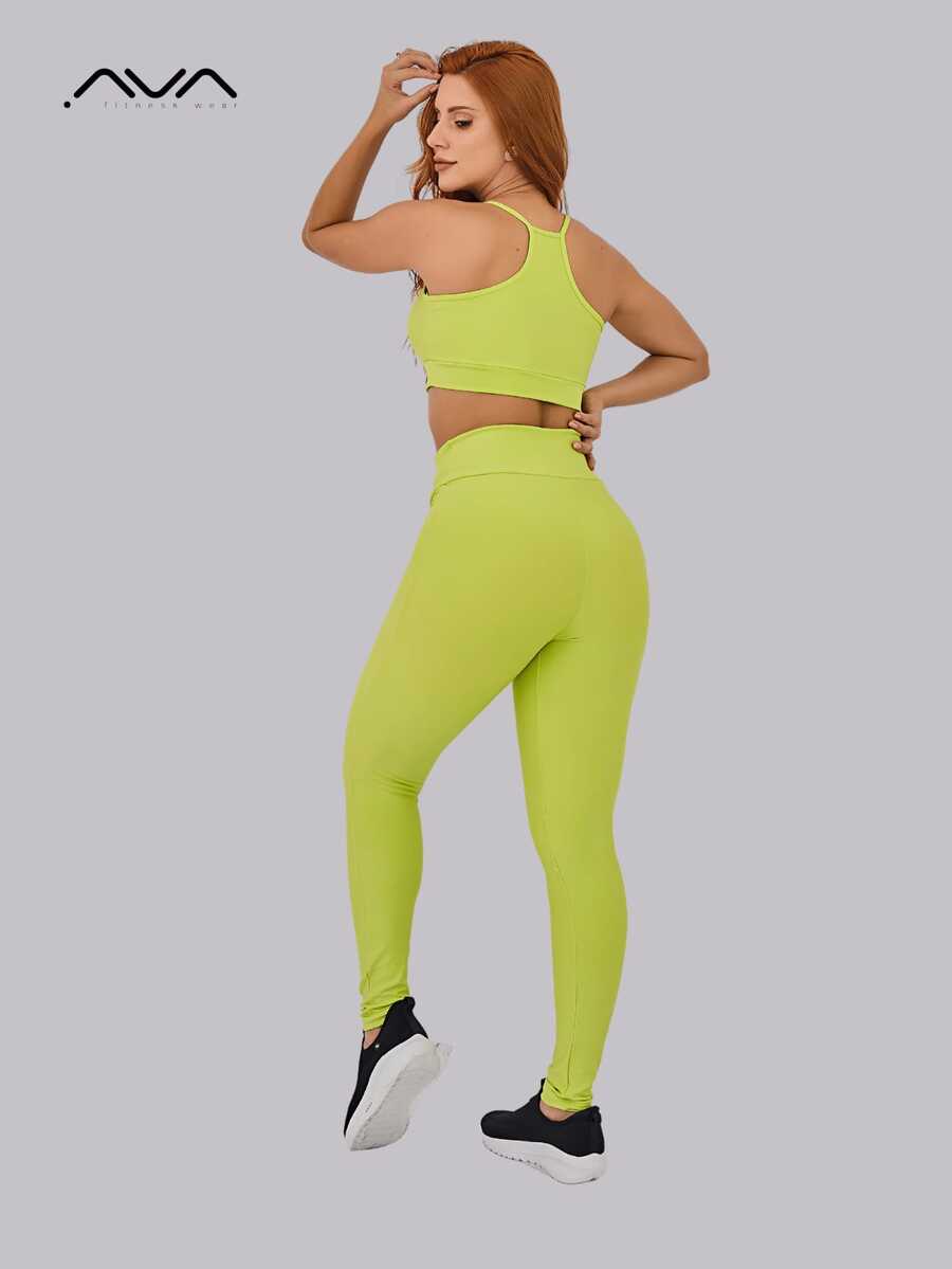 Conjunto Fitness Feminino com Top de Alças Finas e Legging de Compressão
