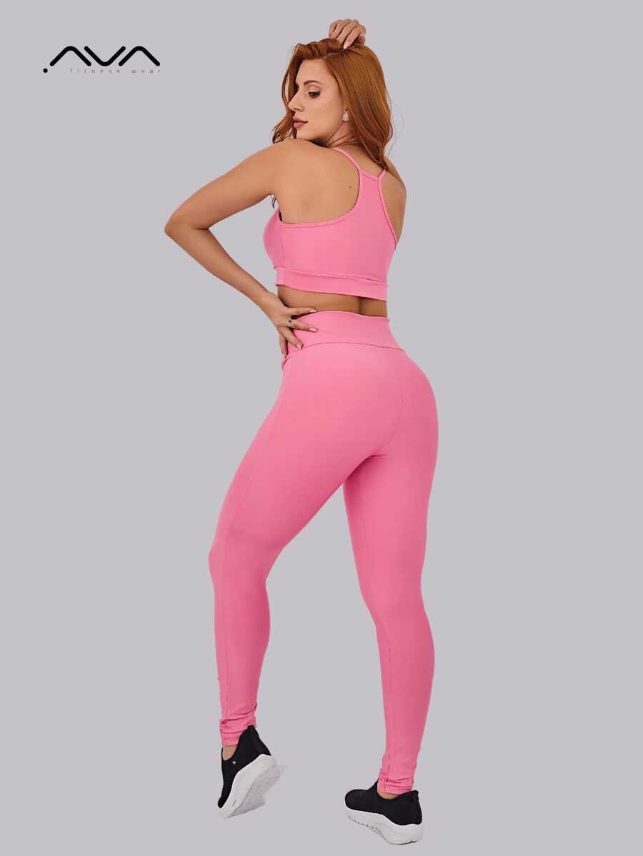 Conjunto Fitness Feminino com Top de Alças Finas e Legging de Compressão