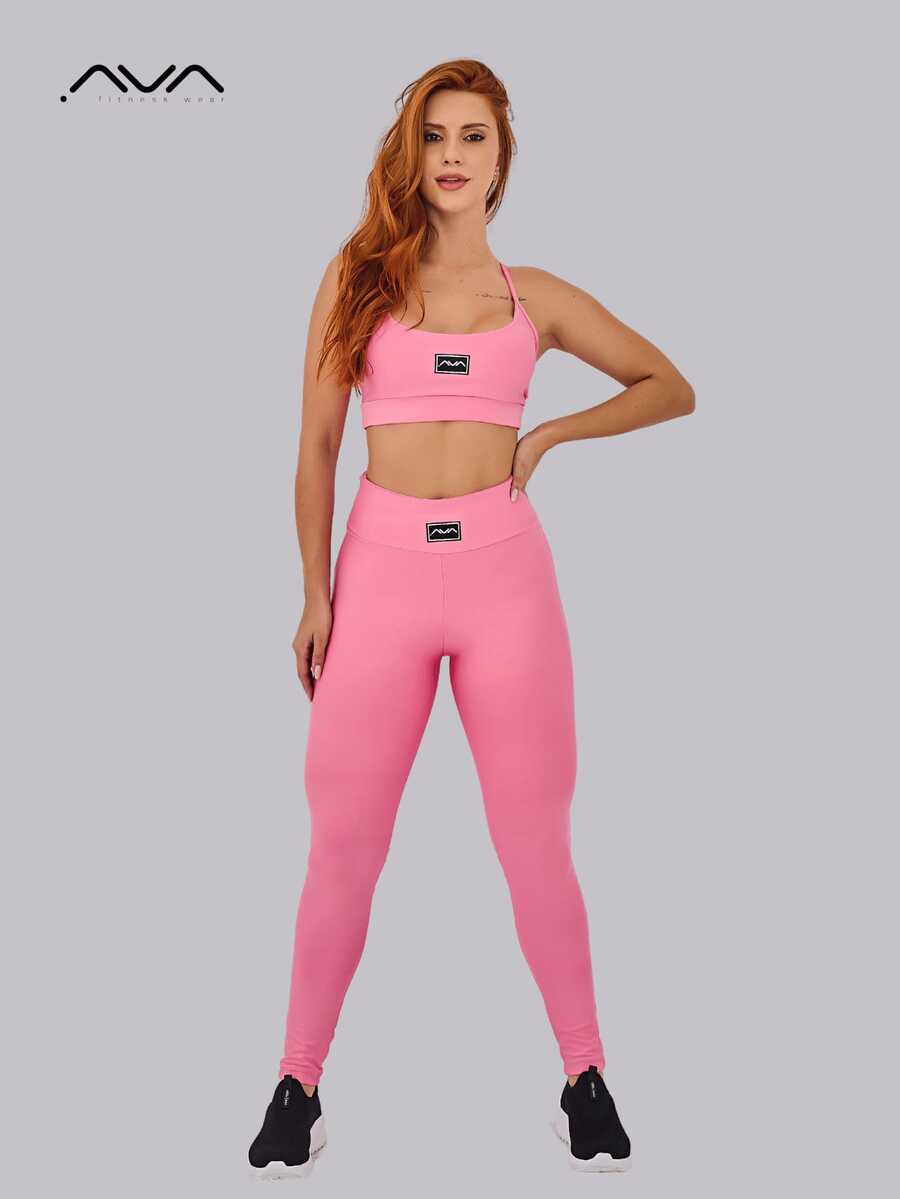 Conjunto Fitness Feminino com Top de Alças Finas e Legging de Compressão