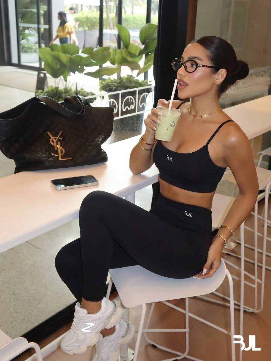 Conjunto Fitness Feminino com Top e Legging de Compressão