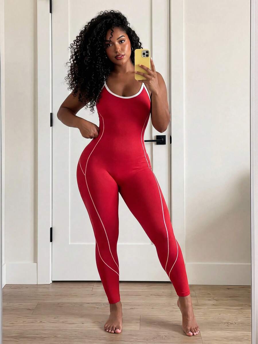 Macaquinho Fitness Feminino Sem Costas com Detalhes Contrastantes
