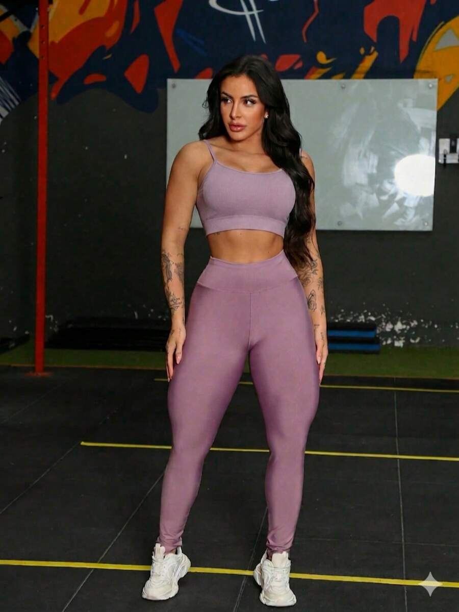 Conjunto Fitness Feminino com Top de Alça e Bojo