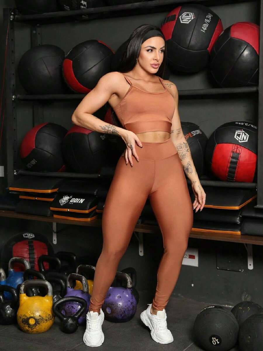 Conjunto Fitness Feminino com Top de Alça e Bojo